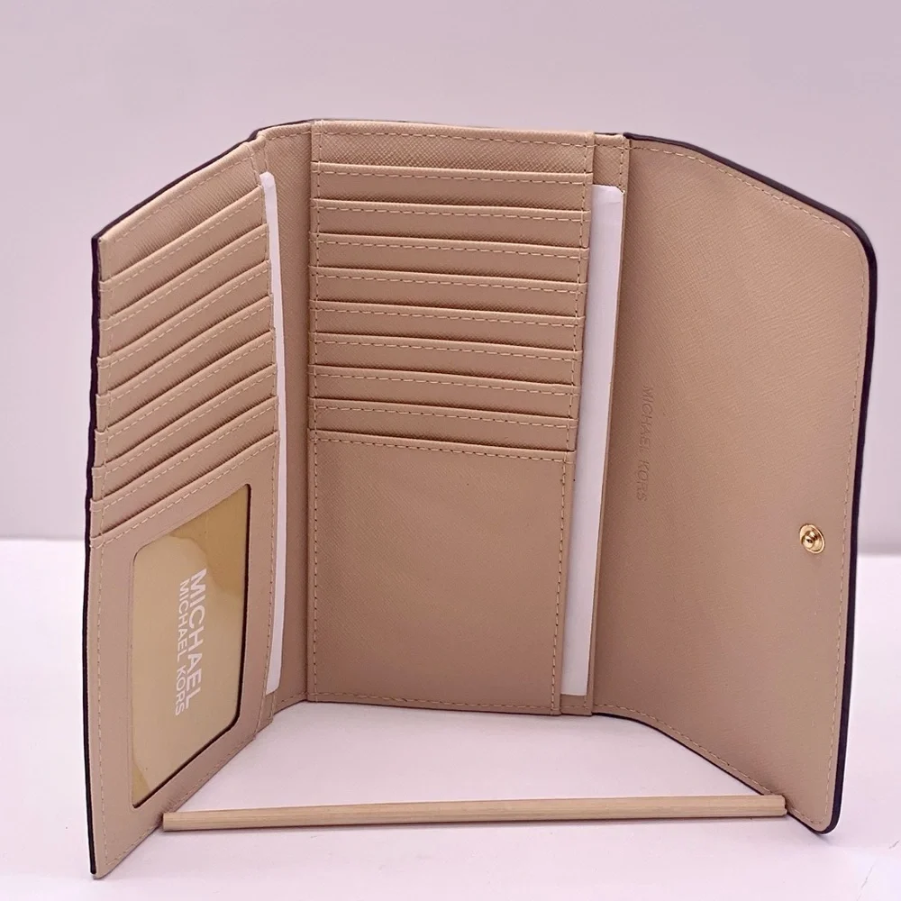 Michael Kors Trifold Wallet Buff